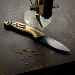 GiantMouse ACE Farley Brass -KNIFE-LOUNGE Sales Farley Brass v2 1 1160x
