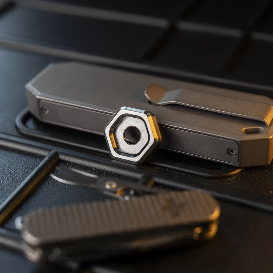 Guething Knives Micro Chit Titanium 2 Guething Knives Micro Chit Titanium - Image 2