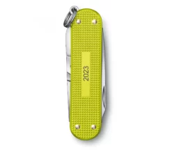 Victorinox Classic SD Alox Limited Edition 2023 Electric Yellow 8 Victorinox Classic SD Alox Limited Edition 2023 Electric Yellow -KNIFE-LOUNGE Sales SAK 0 6221 L23 S3