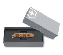 Victorinox Companion Wood Special Edition 2023 11 Victorinox Companion Wood Special Edition 2023 -KNIFE-LOUNGE Sales SAK 1 3901 63L23 P2