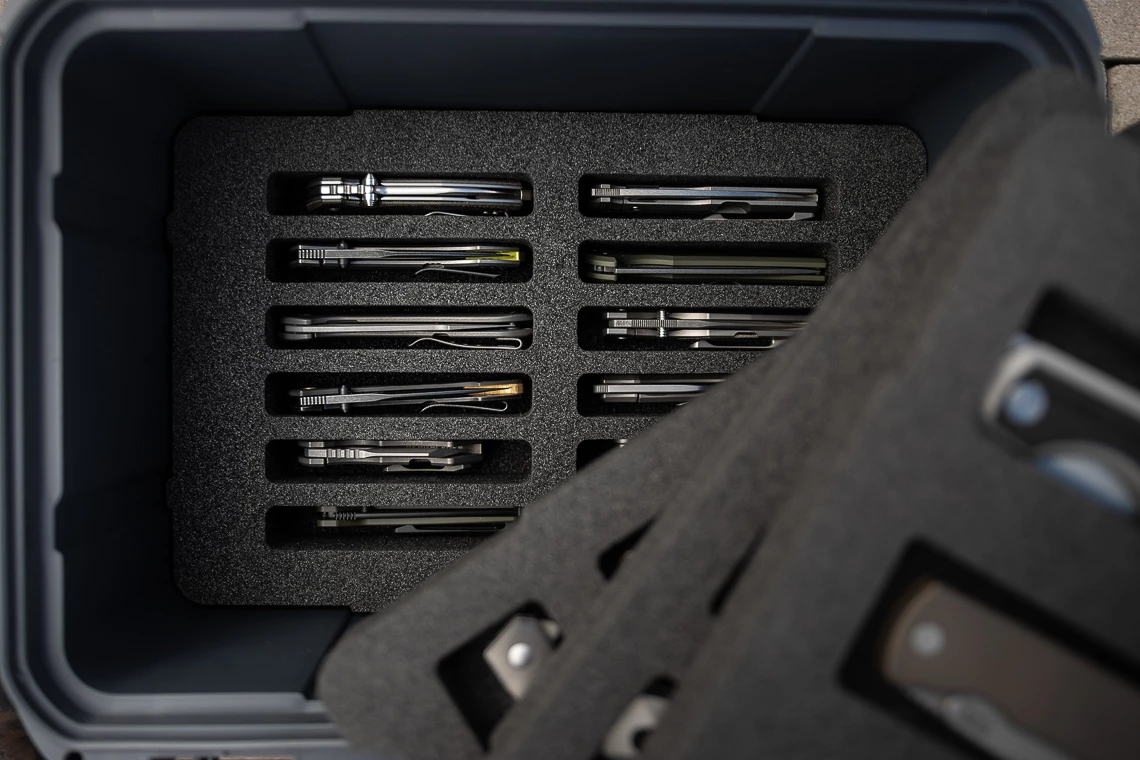 The Knife Lounge Case 4 The Knife Lounge Case - Image 4