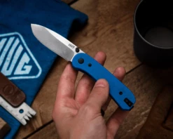 Knafs Lander EDC Knife Blue -KNIFE-LOUNGE Sales knafs 00065 lander blue knife in hand 1024x10242x4y6ffkuspfmc0