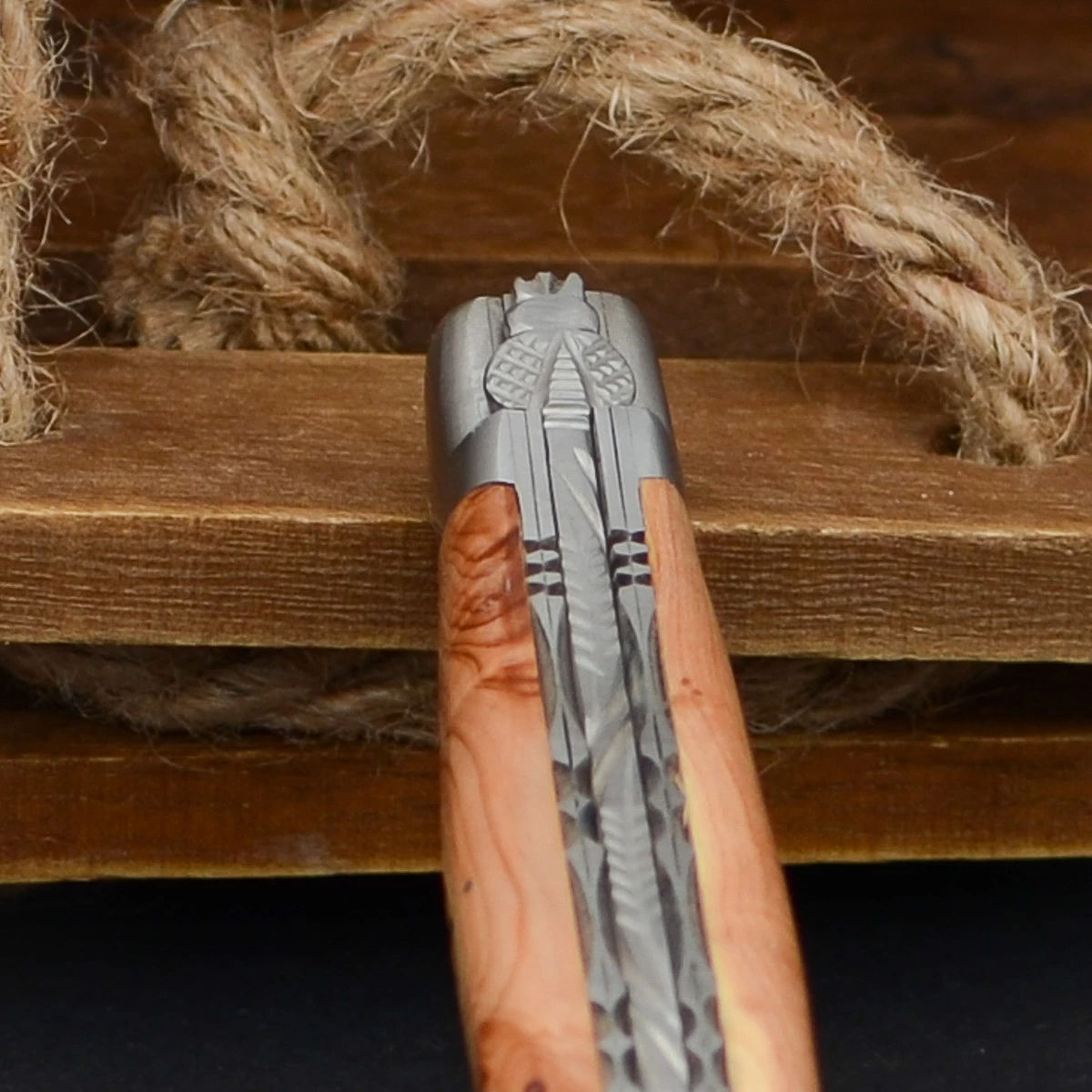 Laguiole En Aubrac Juniper Premium 12cm 2 Laguiole En Aubrac Juniper Premium 12cm - Image 2