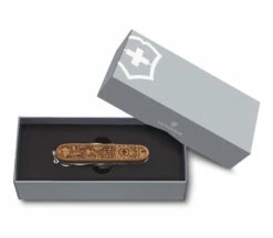 Victorinox Climber Wood Swiss Spirit Sonderedition 2021 7 Victorinox Climber Wood Swiss Spirit Sonderedition 2021 -KNIFE-LOUNGE Sales sak 1 3701 63l21 p2
